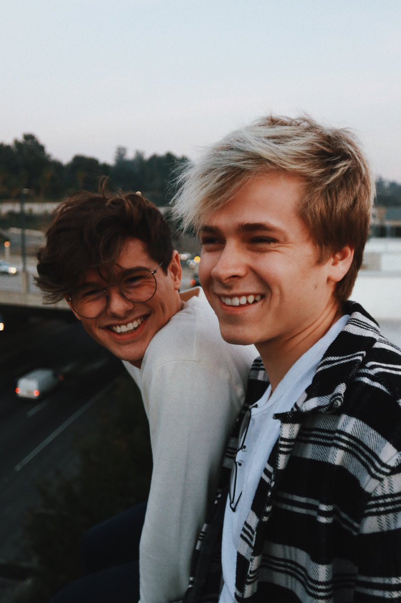 Manel_Mime's tweet photo. @MikeyMurphy @LukeKorns https://t.co/O5JSVgJknr