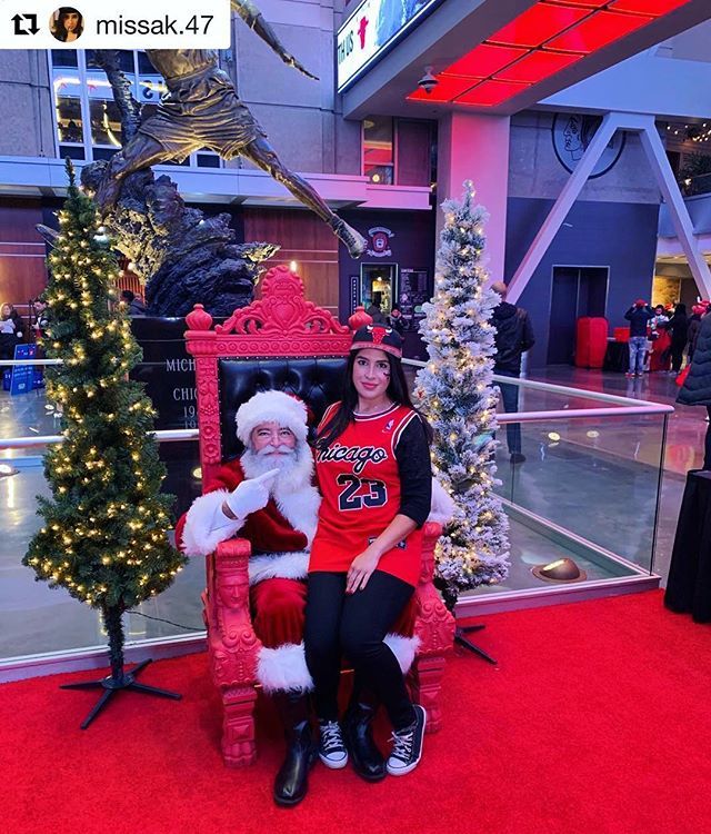 We heard @missak.47 asked Santa for a better Bulls team. That's a legit wish. Come through for us all, Santa, love, Chicago. 🎅 #SaturdaySmashup #chicagogrammers bit.ly/2CtQhfU