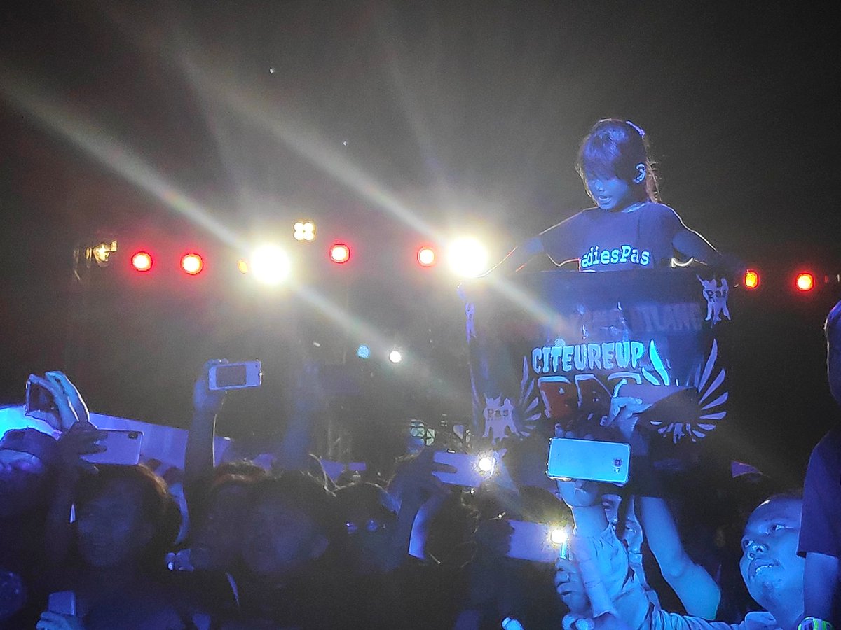 Ini dia fans cilik <a href="/PASbandOfficial/">PAS Band</a> 
#BEDAITUHEBAT #RadioShowtvOne