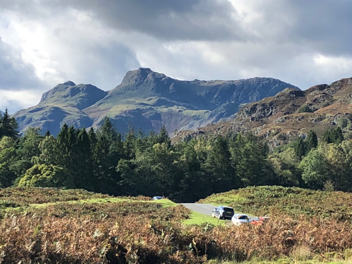 Finally passed 1,000 miles in 2018 on ⁦<a href="/countrywalking/">Country Walking</a>⁩ #walk1000miles yesterday... but as it happened on a London street, here’s a view I had en route to the milestone back in September. Rather splendid perspectives to be had from up on those Langdale Pikes too!