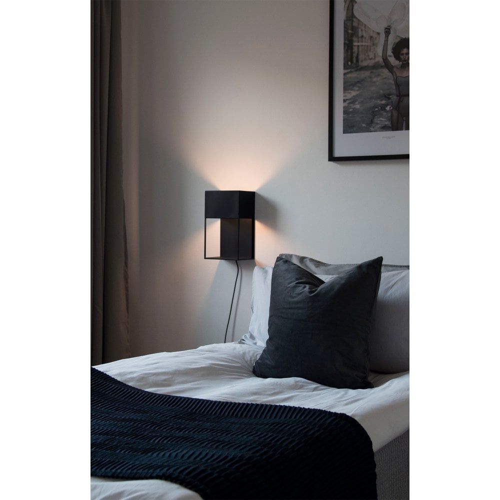 designerlightco's tweet image. A contemporary dark blue box light which incorporates storage, a light, a shelf and a USB socket. A perfect choice for bedside or living room lighting in homes or businesses. buff.ly/2Kxpamw #usblight #usbwallcharger #lightshelf #metalshelflightusbcharger #usbchargerlight