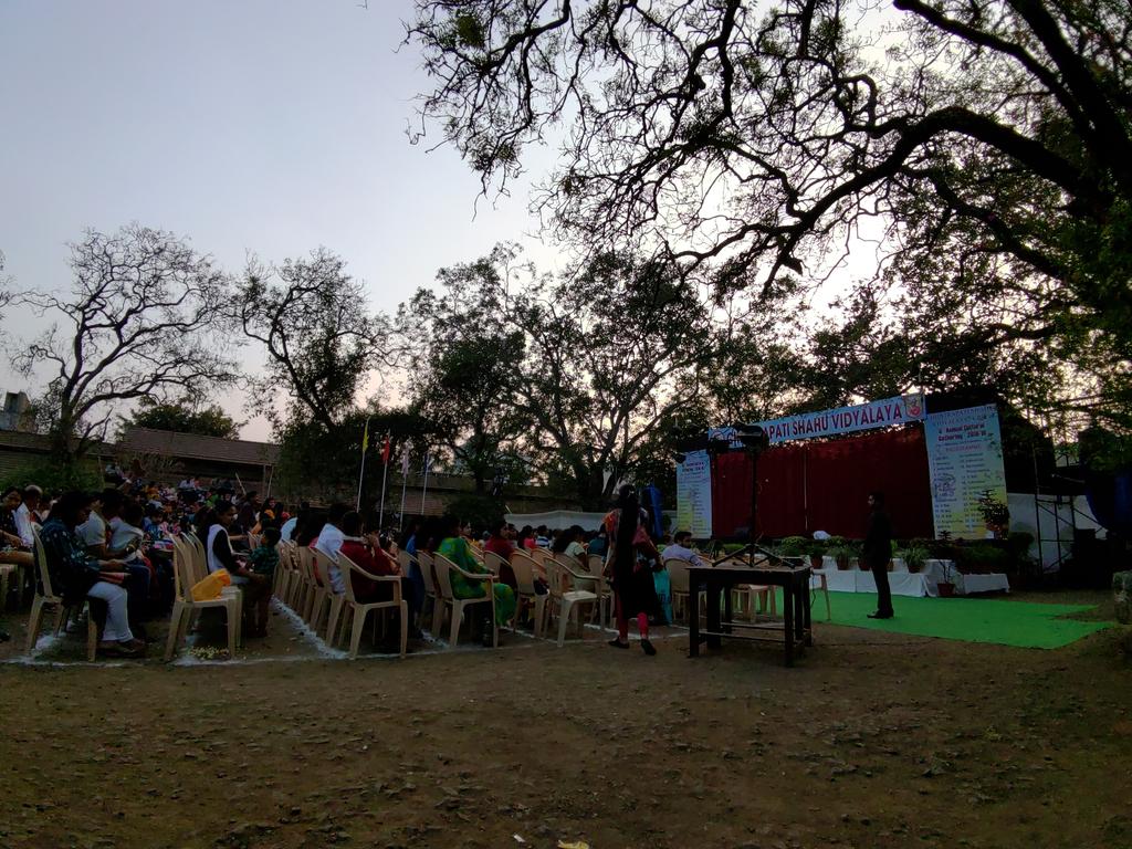 Coolkiranj's tweet image. आमचा अरबी शेख तयार आहे त्याच्या शाळेच्या Gathering मधील परफॉर्मन्स साठी. 😍😍 
#Pritesh