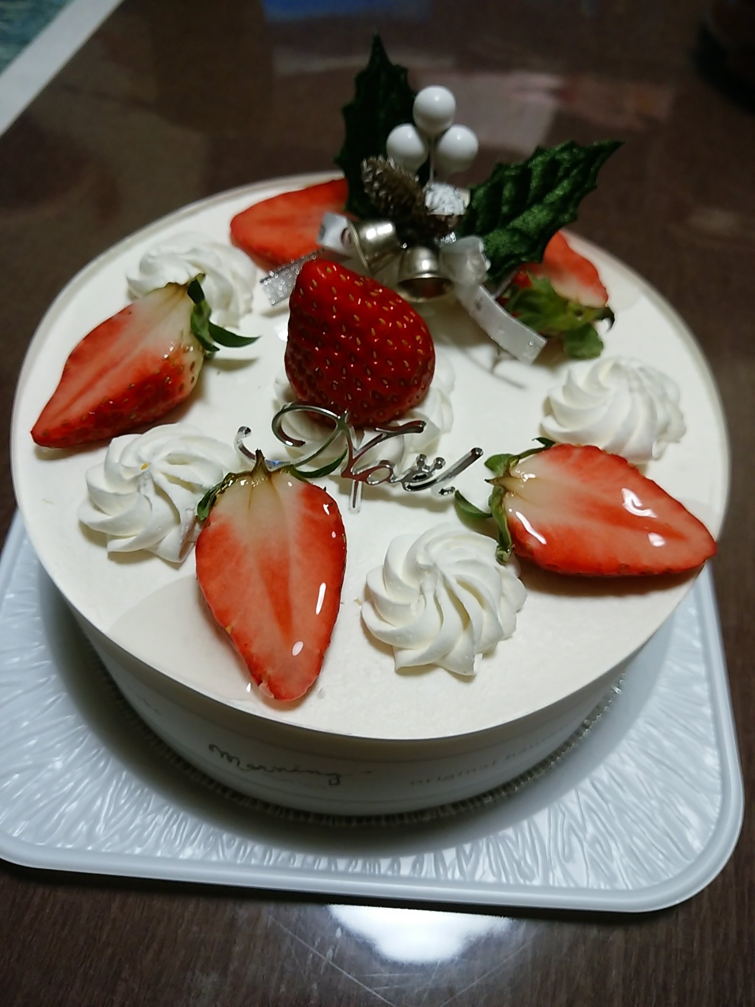 تويتر かやの على تويتر クリスマスケーキは地元郡山のヨーグルト専門店モーニングのにしました ヨーグルトの酸味がさっぱりしていて いくらでも食べられちゃう T Co Qaml993up5