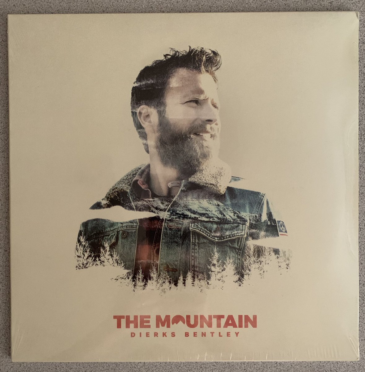 dbrisers's tweet photo. Surprise! On the 13th day of #DierksmasGiveaways, @dbcongress was overcountin’ …
We have an extra gift: vinyl of The Mountain!
 
Nothing “can bring you down” today!
Follow and retweet to be entered to win this #Dierksmas gift.
Winner will be announced tonight at 7 pm Eastern! https://t.co/ONj0ASk2JW