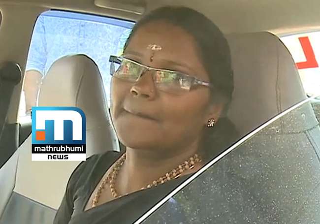 mathrubhuminews's tweet photo. After Manithi, Tribal Leader Ammini Retreats From Sabarimala https://t.co/c4qVJqYJsw #Ammini https://t.co/0BhAVC6js7