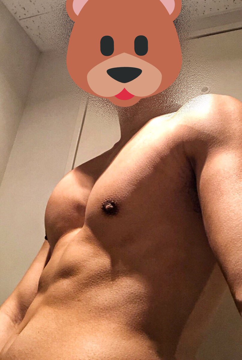 FuriShimo24's tweet photo. おっぱいもっと育てな🤔 https://t.co/uASrCBZ6yY