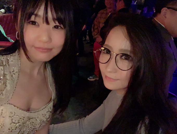 ムーディーズ忘年会2018、久々に参加してきましたよん💖 わたしは一瞬だけしか行けなかったんだけど、つぼみんに会えたーん😍💓 めちゃめちゃお久しぶりだったんだけど、相変わらず可愛くて丁寧で、嬉しかったなー💕✨ ありがとうつぼみん❤ #つぼみ<a href="/tag/%E3%81%A4%E3%81%BC%E3%81%BF"class="tags">#つぼみ</a><a href="/tag/%E3%83%A0%E3%83%BC%E3%83%87%E3%82%A3%E3%83%BC%E3%82%BA"class="tags"><span>#ムーディーズ</span></a><a href="/tag/av%E5%A5%B3%E5%84%AA"class="tags"><span>#av女優</span></a><a href="/tag/%E5%86%8D%E4%BC%9A"class="tags"><span>#再会</span></a><a href="/tag/%E5%BF%98%E5%B9%B4%E4%BC%9A"class="tags"><span>#忘年会</span></a><a href="/tag/%E9%88%B4%E6%9C%A8%E3%81%82%E3%82%8A%E3%81%99"class="tags"><span>#鈴木ありす</span></a>