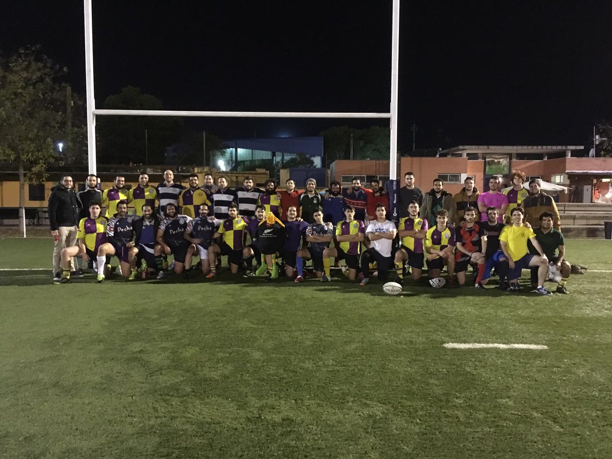 Un año más disputamos nuestro partido de Navidad. Buen reencuentro con los más veteranos del equipo!!