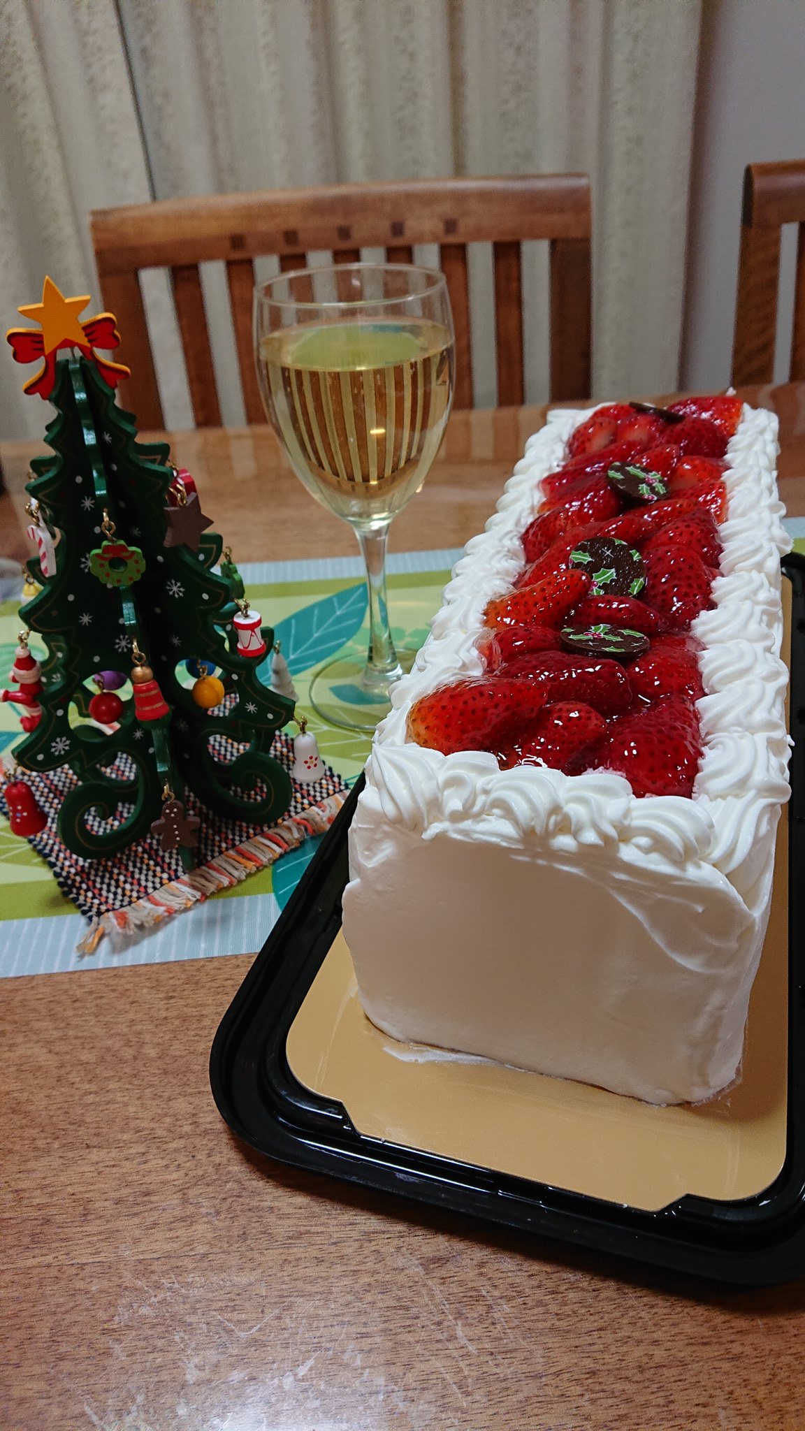 うりぼう コストコ クリスマスケーキ 今年のコストコの クリスマスケーキは 昨年より3cm高いとか T Co Weuaufa5xd Twitter