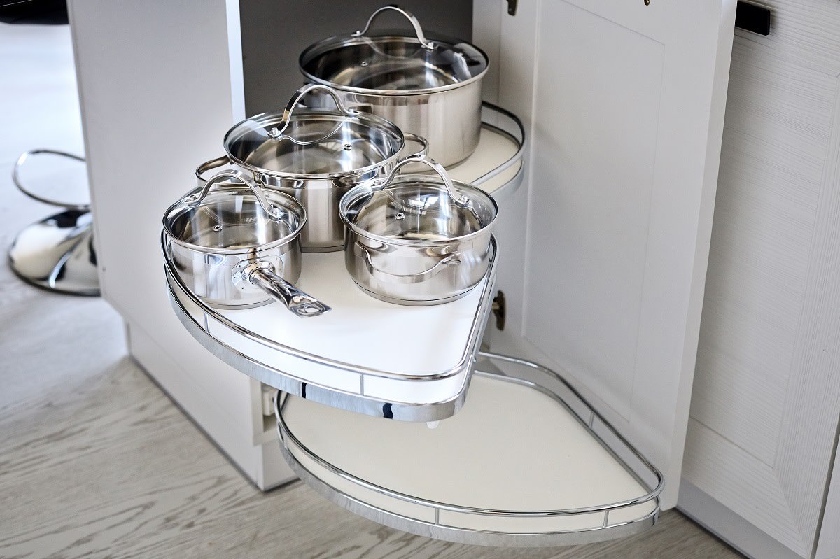ChiusanoHomes's tweet photo. When building your #newhome, remember to ask for additional features in your #kitchen that will help you stay organized and make #cooking easier. 

Which #kitchen feature do you need most? https://t.co/Y0XESPCz1G
