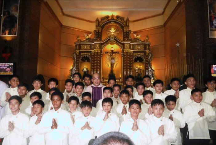 philandrew52's tweet photo. :Asan si Phil? 
Me: Andito po
:Dito ka nga pumwesto sa tabi ko.

Imissyou @FrLarryPaz 💕
#6yrsago
#Batch34 https://t.co/uw33PNAto2