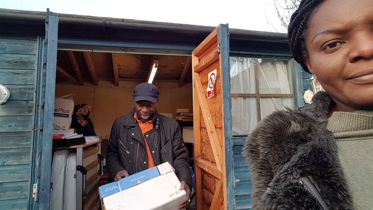 ukapes's tweet photo. #ukapes sends a truckload of learning resources to #Freetown @PathfindersJI @fantsuam @dadamac @IamIshaSesay @MohamedSidibay2 https://t.co/LA2q5TTexM