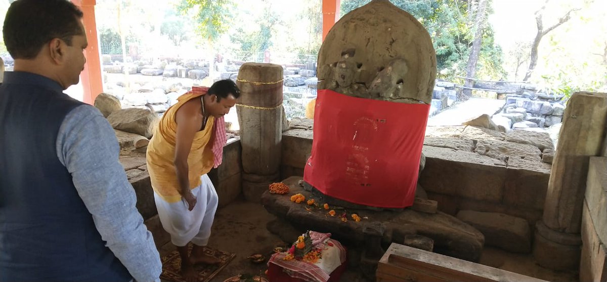 TheAshokSinghal's tweet photo. Visited #MadanKamdev temple which is located in Dewangiri Hill of Kamrup District.The sculpture and intricate carvings is truly mesmerizing. Sculptures of Madan (God of Love), elephants, lions, Gods and Godesses etc are great pieces of architecture. Its a true wonder of NE India https://t.co/ajZ2fVYM3Y