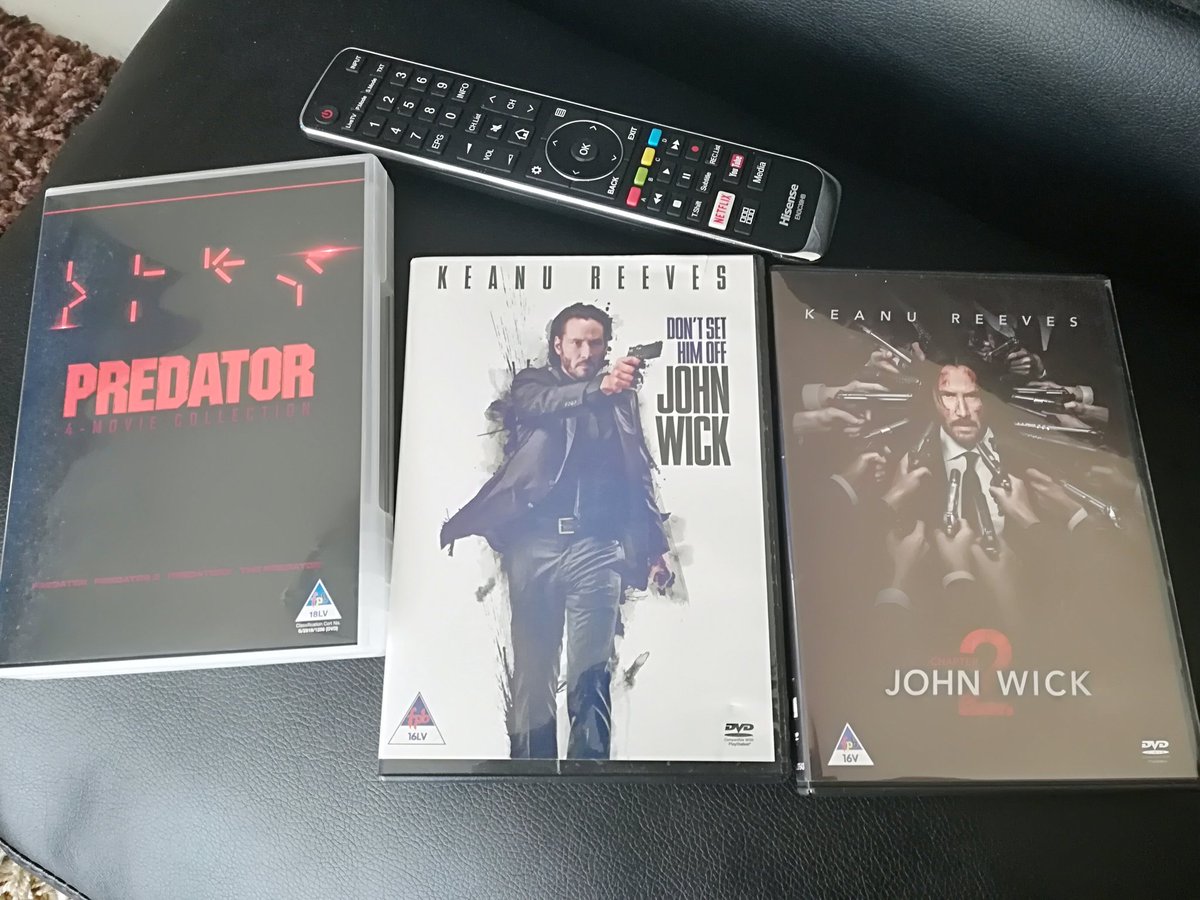 RiotHond's tweet photo. Guys #JohnWick 🎬 is dat FREAKIN guy part 2 is way better than da first & da first was OUTTA HERE so glad to have started da collection #MovieBuff 📼 my #PredatorCollection 📀 is for my visitors after they Smoke so they can feel da intensity of every scene 👹 https://t.co/vFnaqIhoEK