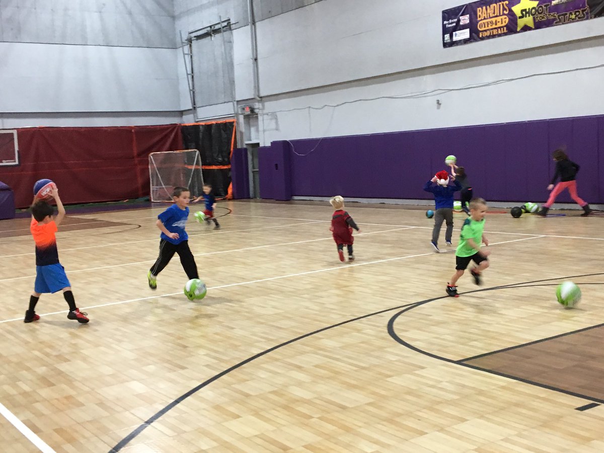 RisingStarAth's tweet photo. Another successful session of basketball.  Thanks for all those families who participated!  Happy holidays everyone! https://t.co/WKCWCGBRuq