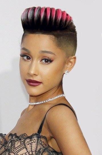 Uživatel Paulinha Na Twitteru: „Eu Queria Tanto Faze Um Penteado Blindado“ / Twitter