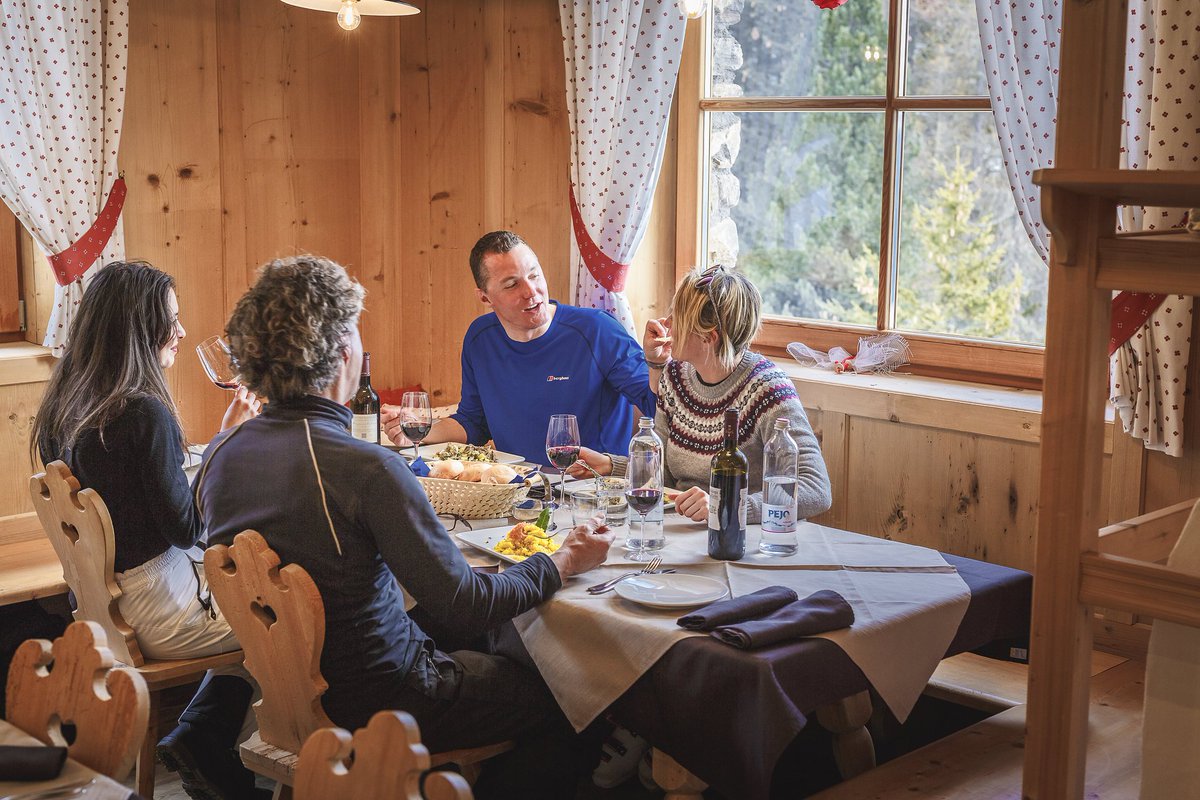 È il #23dicembre, approfitta degli sconti per trascorre le vacanze di #Natale in #Trentino.
Neve, sci e non solo! Divertimento a 360° per tutti.

Clicca qui: bit.ly/SpecialWeeksWi…