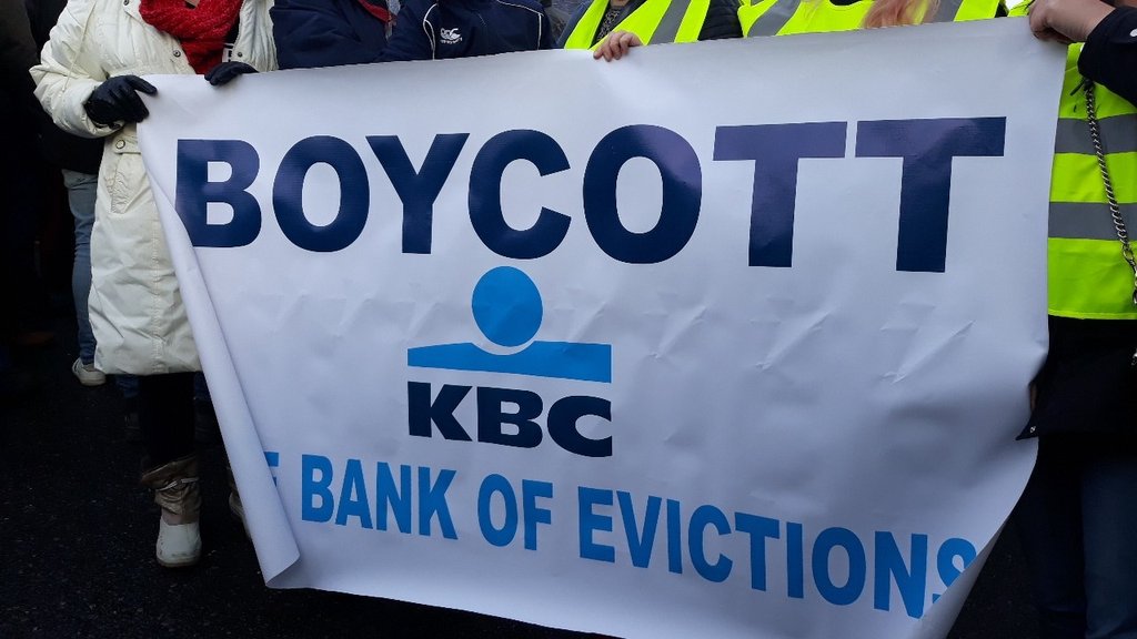 MeganRoseGaff's tweet photo. In Strokestown today for the Anti Eviction Protest. The message from the people is clear, we will not stand idle to the brutal evictions imposed upon our people. Our society is austerity stricken and enough is enough. #RoscommonEviction https://t.co/aA7nOFt654