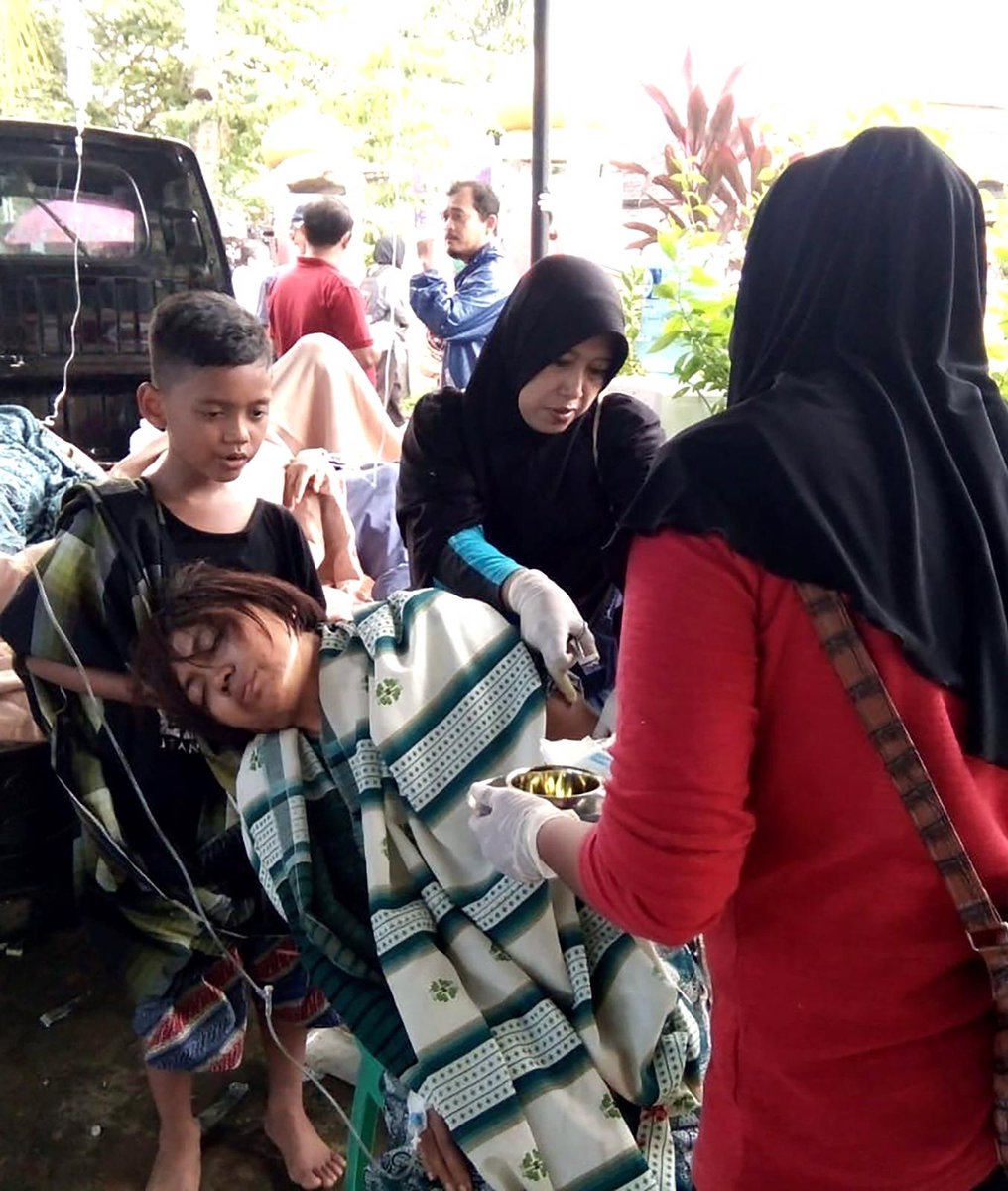 Consternado por el tsunami que ha azotado de nuevo a Indonesia. 
Mis condolencias con las víctimas y sus familiares. 
Desde aquí también podemos ayudar a los niños afectados por las emergencias a través de <a href="/unicef_es/">UNICEF España</a> 
Entra en unicef.es/donacion-indon… y haz tu donación
📸 Semi/AFP