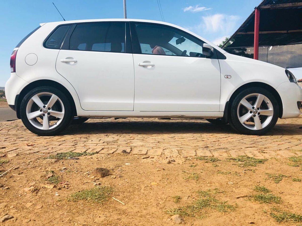 Sbu_Maphs's tweet photo. My friend’s car was stolen this morning eDavenport. Tracker was found eNtuzuma. If anyone has seen it or has any information please contact me or
Siphesihle Mthokozisi Dlamini 0662274123

Please share for awareness. Someone with info might be on your timline https://t.co/C7rwX76cTB