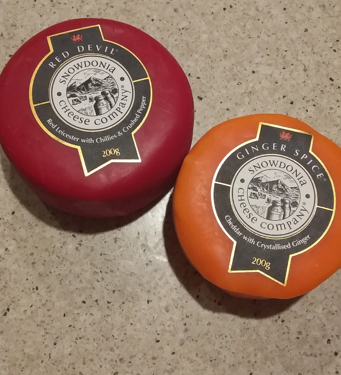 rhianmt's tweet photo. When you find your favourite Welsh cheese in a small supermarket in the middle of Australia #cymru #adre #hiraeth #notchristmaswithoutcheese #Christmas #cheese #snowdoniacheese #aussiechristmas @snowdoniacheese https://t.co/ZsT7r0pXwi
