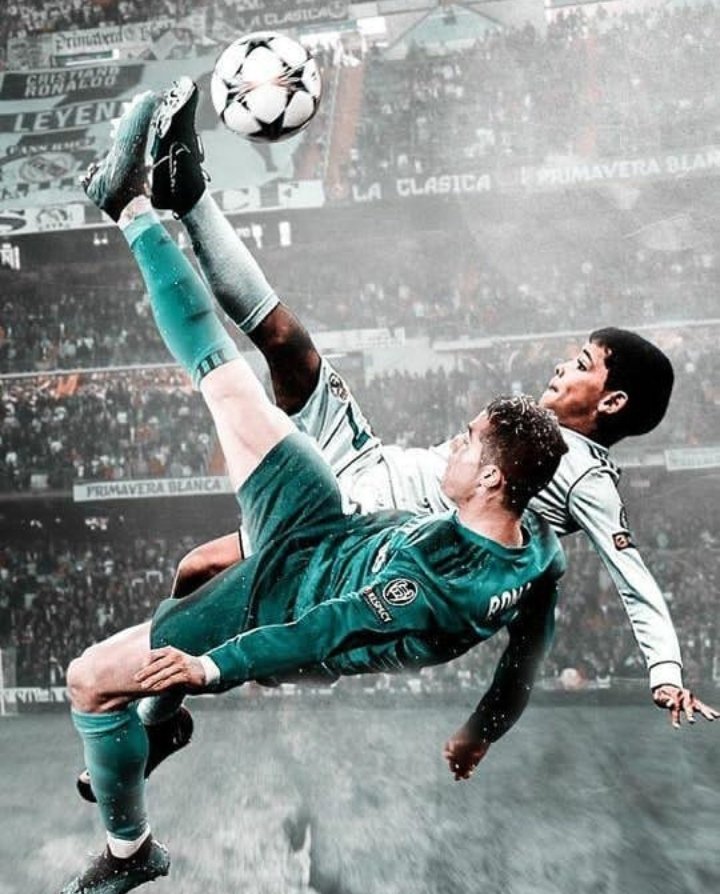 ShamsAlam00's tweet photo. @Cristiano Father &amp; son ❤❤❤ https://t.co/RoMNTxWwMc