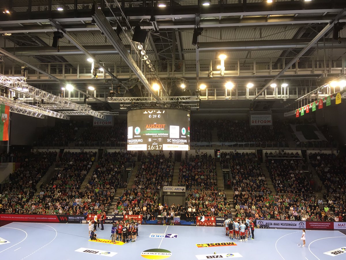 CoraLandshuter's tweet image. Auf geht’s in die 2.Halbzeit @SCMagdeburg #grünrotewand   #fuchsjagd