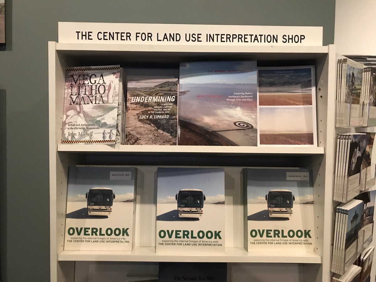 oorscapes's tweet photo. A dream niche moment. #theSpoilsofDust #clui #owenslake https://t.co/ObTAsSrbye
