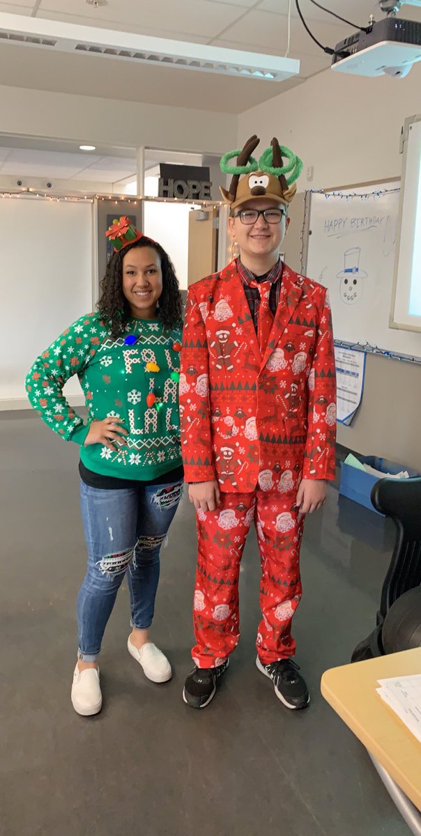Becca_ja's tweet photo. #santasworkshop ⁦@SMHS_Pride⁩ https://t.co/jRznxSLeDb