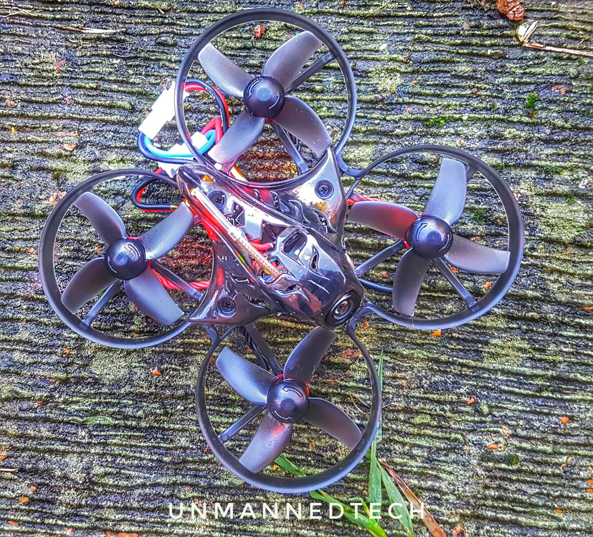 UnmannedTech's tweet image. Perfect for a rainy winters day 🌧️, especially with the V2 frame!

#quadcopter #dronestragram #tinywhoop #indoorfpv #microdrone #brushlesswhoop #mobula7 #happymodel #drone #dronegear #unmannedtech #dronetrest #ukdrone