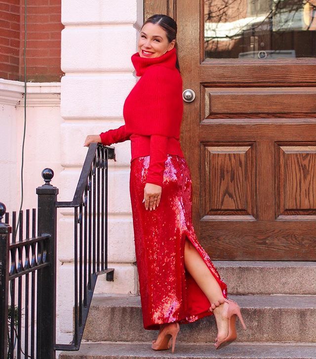 Sleek holiday hair inspo by @jilliankirylohair featuring the one and only <a href="/grettamonahan/">Gretta Monahan</a> ❤️ bit.ly/2EJkd9w