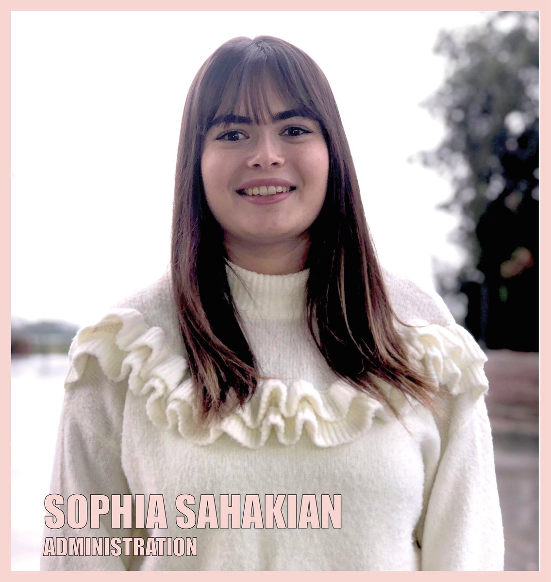 AzuretElles's tweet photo. Salut !
Moi c'est Sophia, j'ai 23 ans.
L'évènementiel me passionne (inconsciemment) depuis toute petite. Je suis un peu (beaucoup) rêveuse, et j'espère que notre événement sera à la hauteur de vos attentes !
A très vite.
#OneShowOneCause https://t.co/aABOjAWfFQ