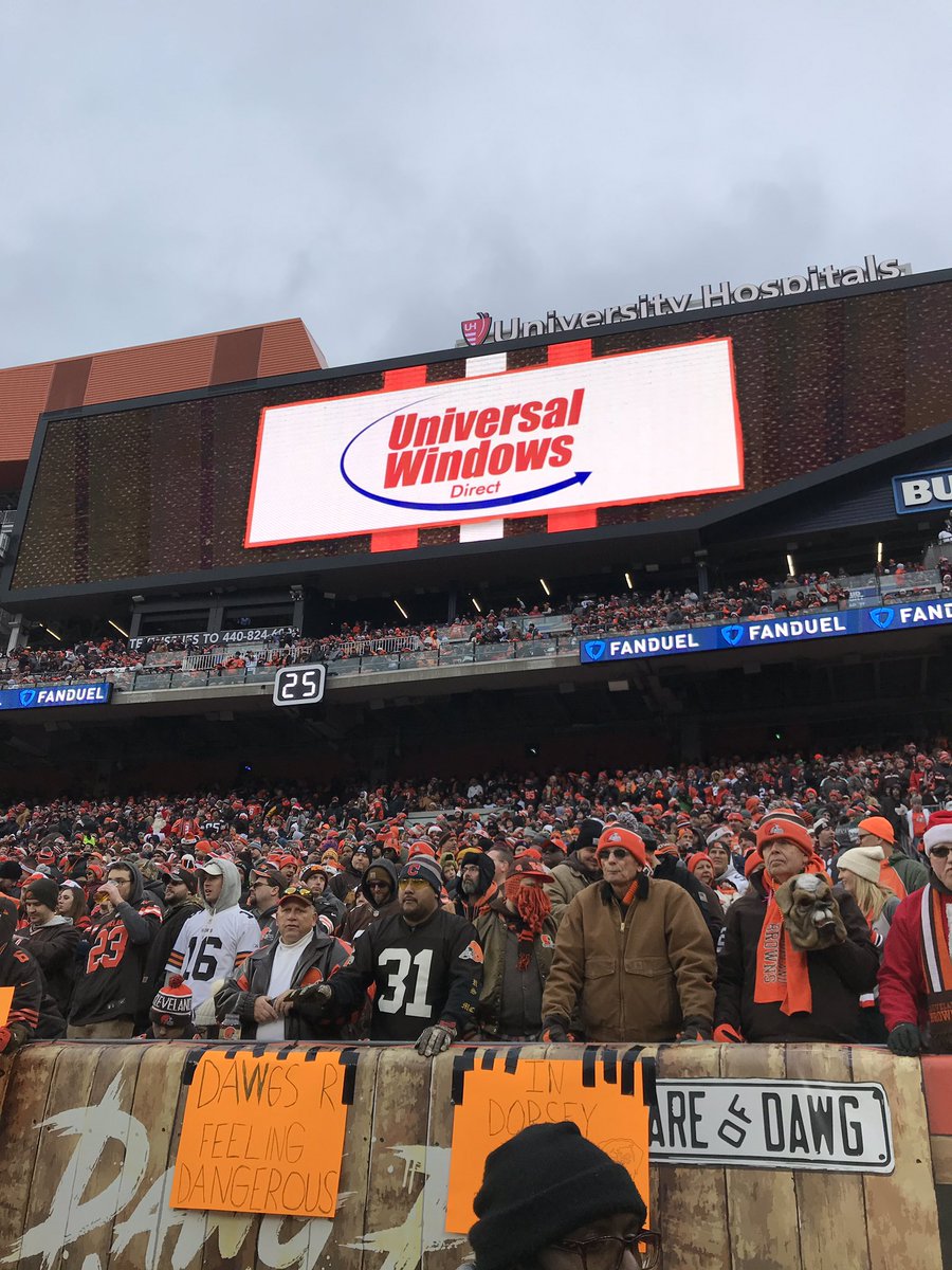 universlwindows's tweet photo. Congratulations to the Sauer family of Rocky River!! Winners of our home makeover/@clevelandbrowns customer appreciation package! #gobrowns #universalwindowsdirect https://t.co/ByELTupoVc
