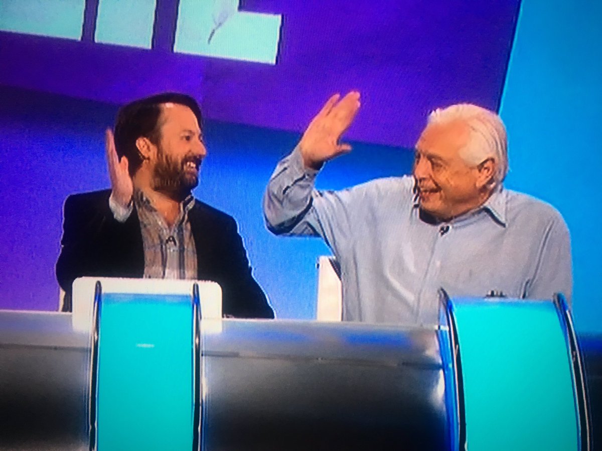 Comaishgirl's tweet photo. Just catching up on @WILTY_TV and can’t help but chuckle at @RealDMitchell looking a bit nervous when @JohnSimpsonNews goes to high-five him! #unexpected #awkwardtimestohighfive 😁 https://t.co/y3WSwtXNzX