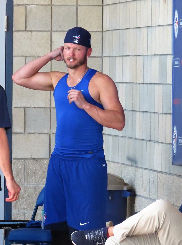 biggles14's tweet photo. Sometimes we just need @BringerOfRain20 to grace our timeline #st2017 🦁🦁🔥☔️ https://t.co/oRos32Jxzx
