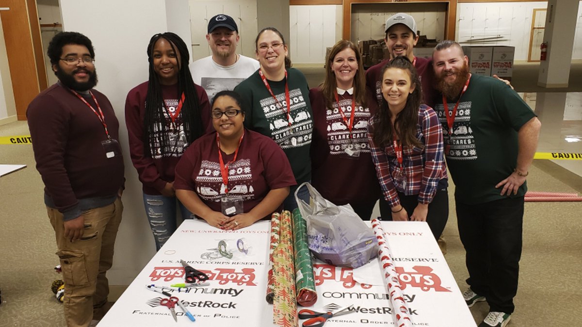 ClarkServiceGrp's tweet photo. The highlight of the season for our team is wrapping presents at @ToysForTots_USA ! This year, our Philadelphia branch and Lancaster branch also served as drop-off locations for this worthy cause. #AToyForEveryChild #TisTheSeason #GetClarkd https://t.co/FNmpND4Qvn