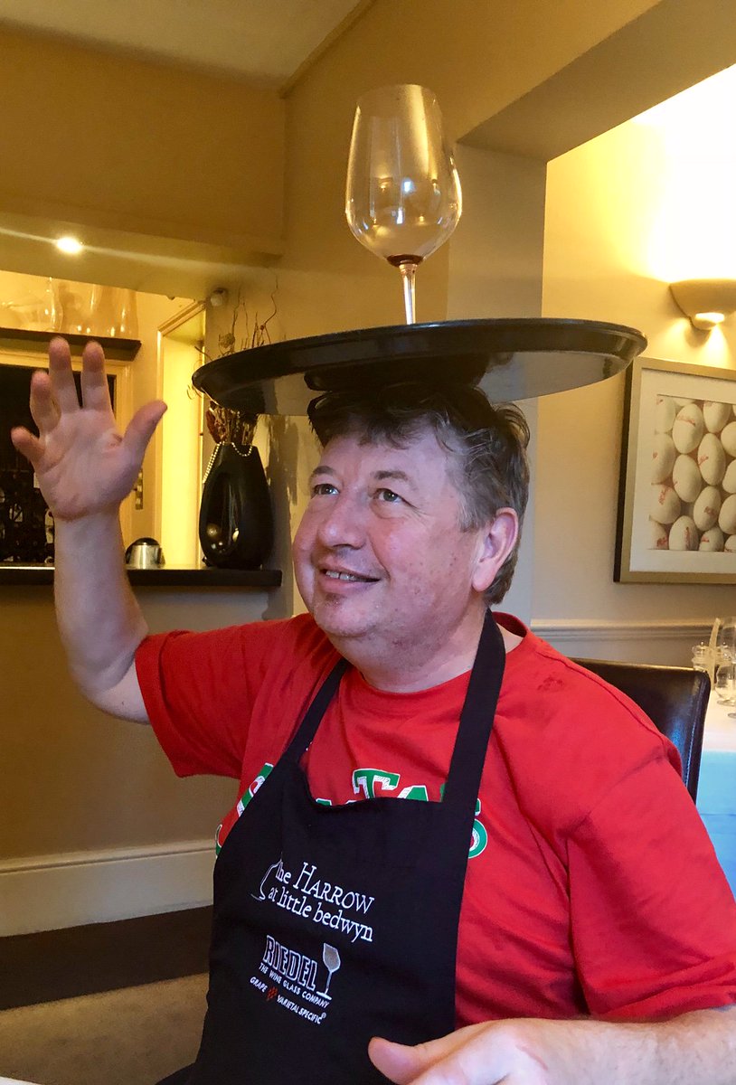 TheBuyer11's tweet photo. A man of many hats, who spins many plates at any one time, Roger Jones @littlebedwyn reviews 2018 with his favourite wines of the year, including many surprises. Click here for full list https://t.co/UsXJu7zJFt

@CSWWC18 @mrtomfizz @scalawine @Ambriel_UK @TOKARA_ZA @NaudeWines https://t.co/7TsHtSWHEd