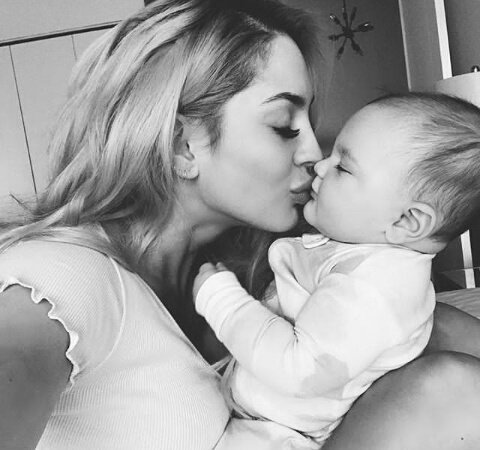 _krolmw's tweet photo. Morning kisses 💋💕
#NewProfilePic https://t.co/qvHISC1JG7