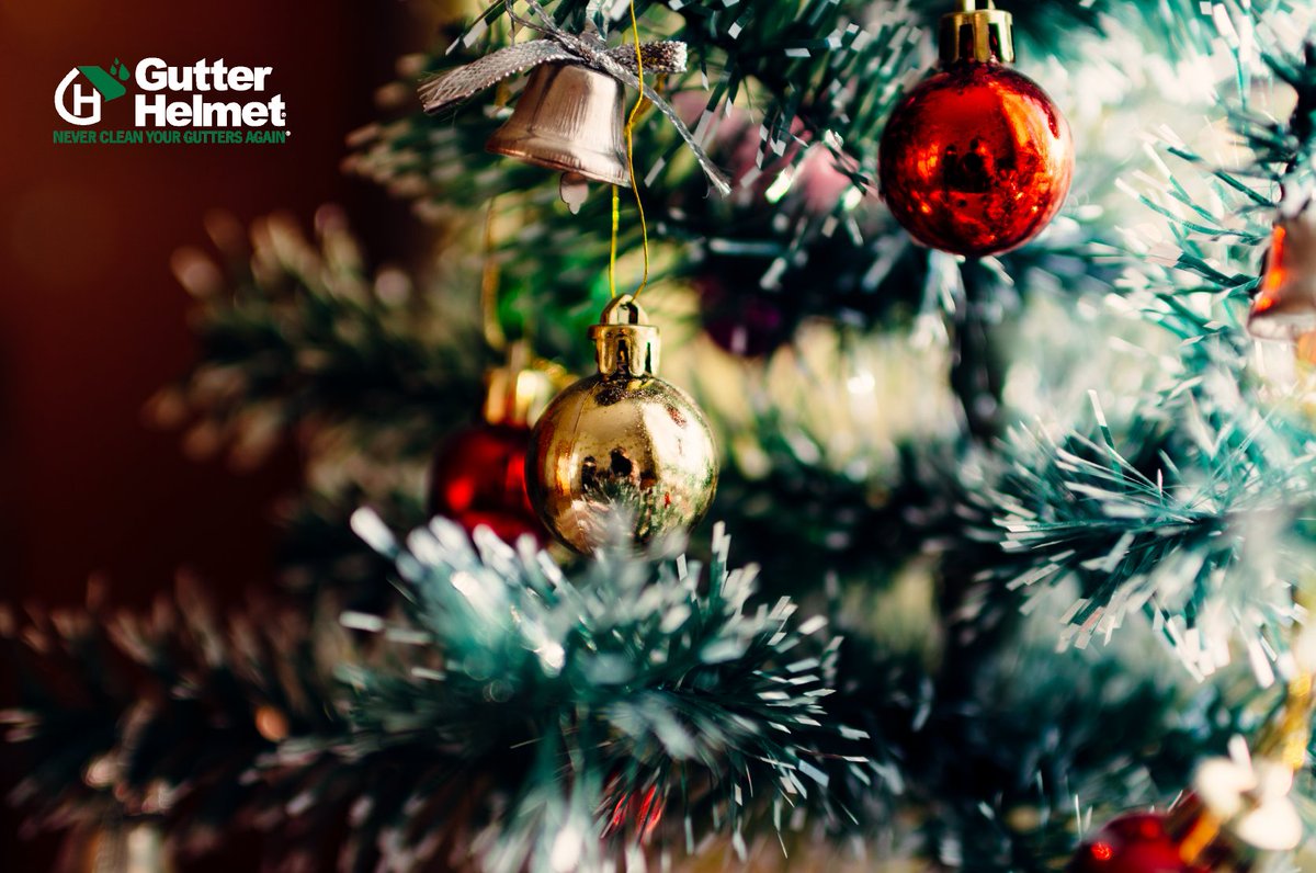 GutterHelmetMN's tweet photo. Don’t spend your weekend worrying about frozen gutter problems, when you could be listening to your favorite Christmas tune and dancing around with your little ones. What's your favorite holiday tradition?! https://t.co/ybNFvidOr4