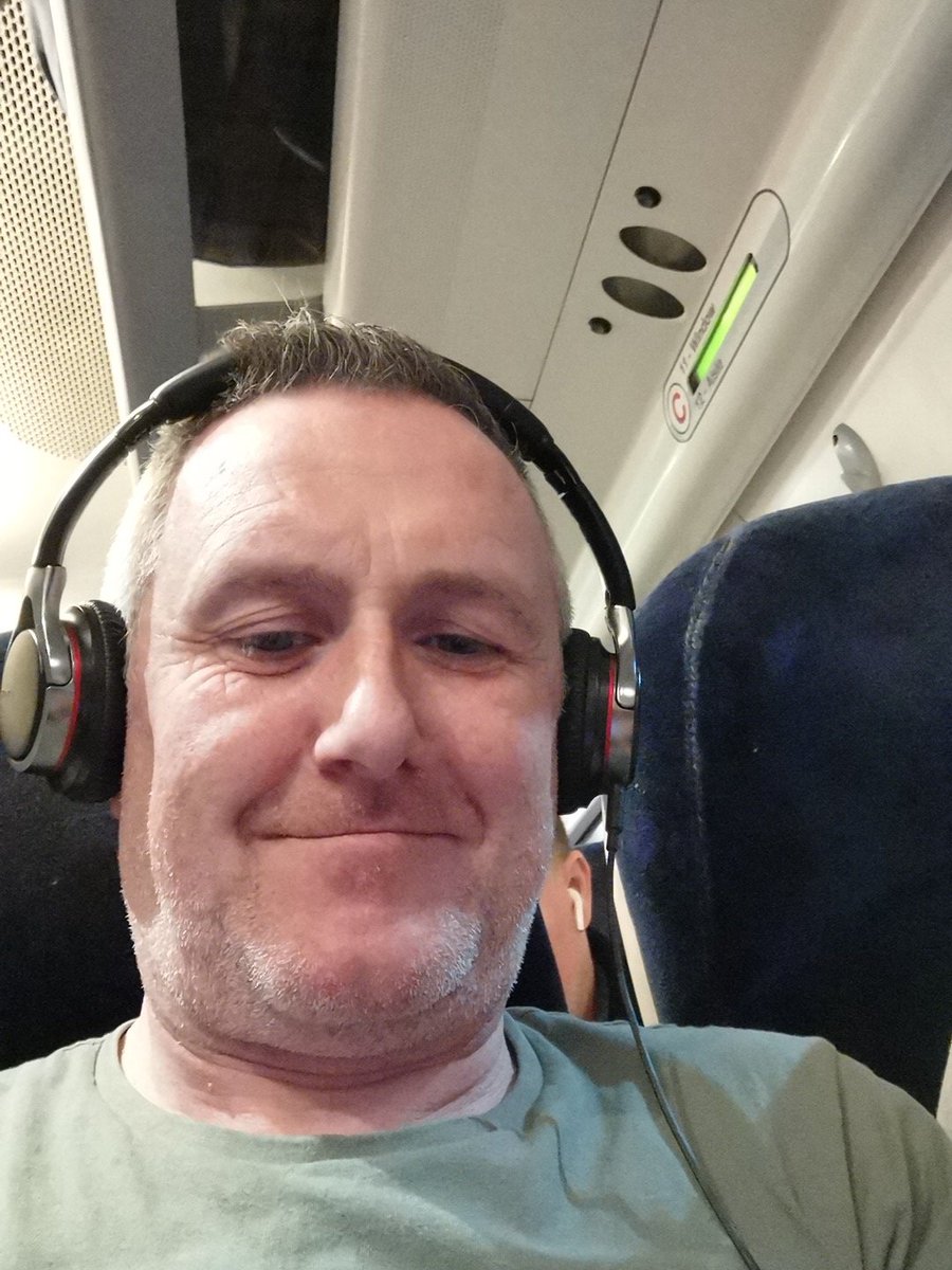 Gustopher69's tweet photo. Seat with table from Warrington #virgintrains #godblesstinytim https://t.co/Z1GDJ1BDH5