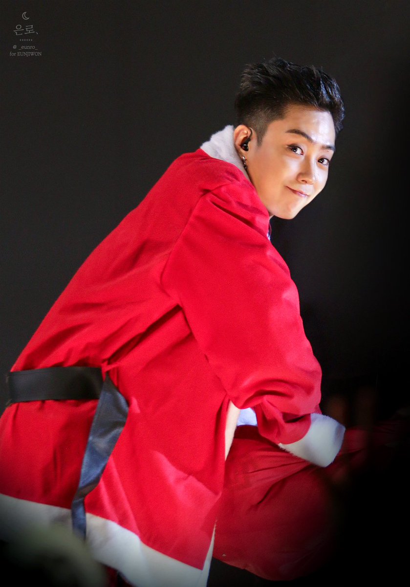 _eunro_'s tweet photo. 161224 젝스키스 옐로노트 부산콘서트 
크리스마스이브니까 산타지원 ♪( ´▽｀)

#은지원 #G1 #eunjiwon #殷志源 #ウンジウォン https://t.co/8kVSP2kXjF