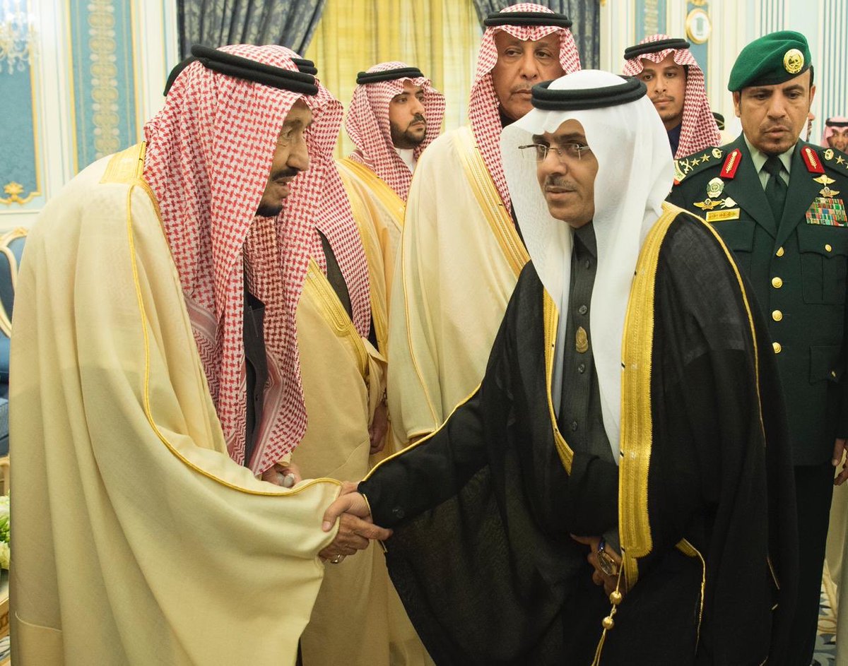 faisal2004a's tweet photo. تشرفت اليوم بلقاء الوالد القائد سيدي #خادم__الحرمين_الشريفين #الملك_سلمان_بن_عبدالعزيز حفظه الله ورعاه ضمن ضيوف المهرجان الوطني للتراث والثقافة #الجنادرية_٣٣
#الجنادرية_وفاء_وولاء https://t.co/pshz1MvBph