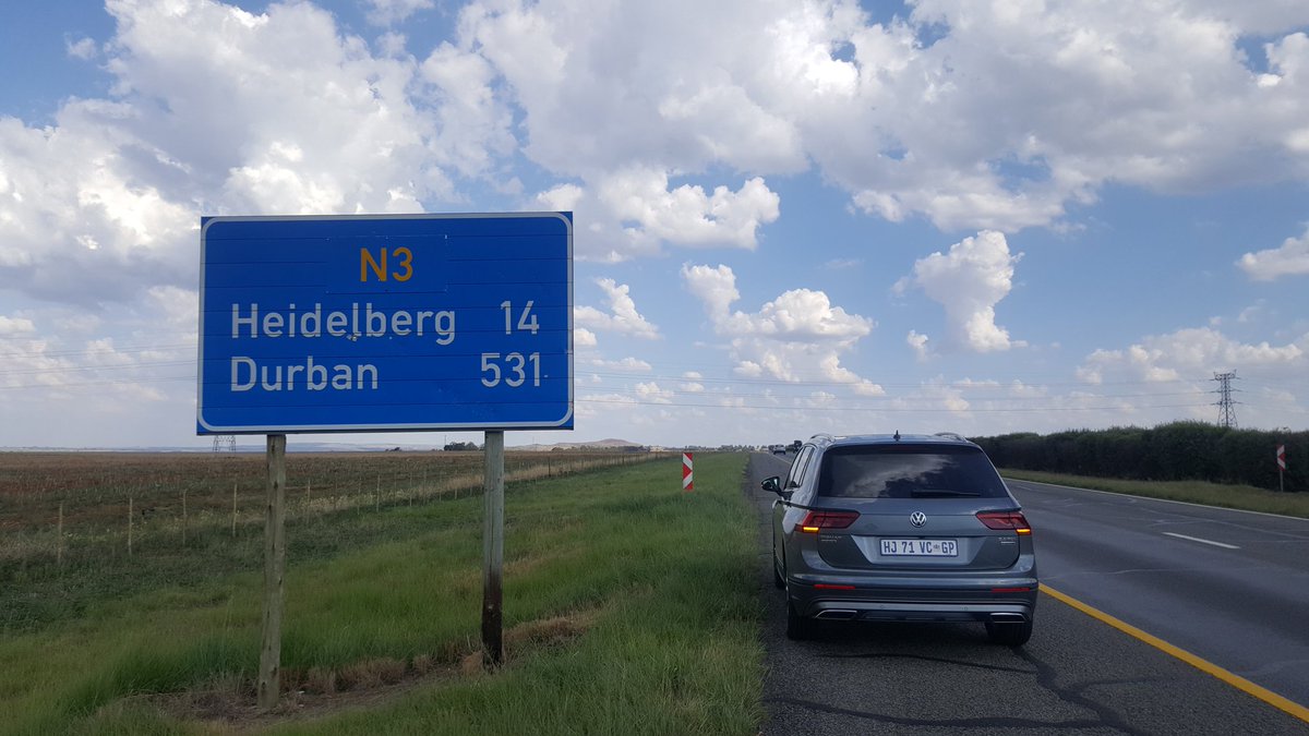 imoto_online's tweet photo. Thanks Jozi, you've been EPIC this weekend. Tiguan made it all the more comfortable. Now back to KZN.Tiguan AllSpace TDI DSG 4Motion says tank will give 900km. energy bar in hand, 530km to go to Home.  Yours for R6999
 #TiguanAllspace #VWSA #VWAlpine #ImotoonlineFestivedrives https://t.co/bWm5Usk2Zd