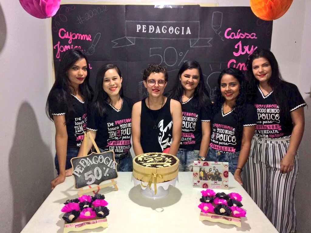 janyceallves's tweet photo. Já ta meio caminho andado, se parar é prejuízo 📚❤ #50%Professorinhas #50%pedagogas #Chega2020.2 https://t.co/EPz9091zcc