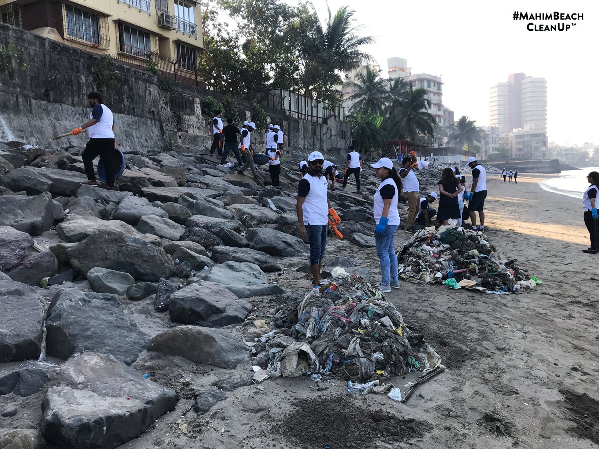 IndranilRabia's tweet photo. Week 68 : Our rivers and oceans are turning into trash cans. Let’s do our bit to protect our natural resources. 
Refuse | Reduce | Reuse | Recycle

#MahimBeachCleanUp #bookingcom #UNEnvironment #givetolive #fortheocean #beatplasticpollution #clean #beach https://t.co/qXzQb2MH96