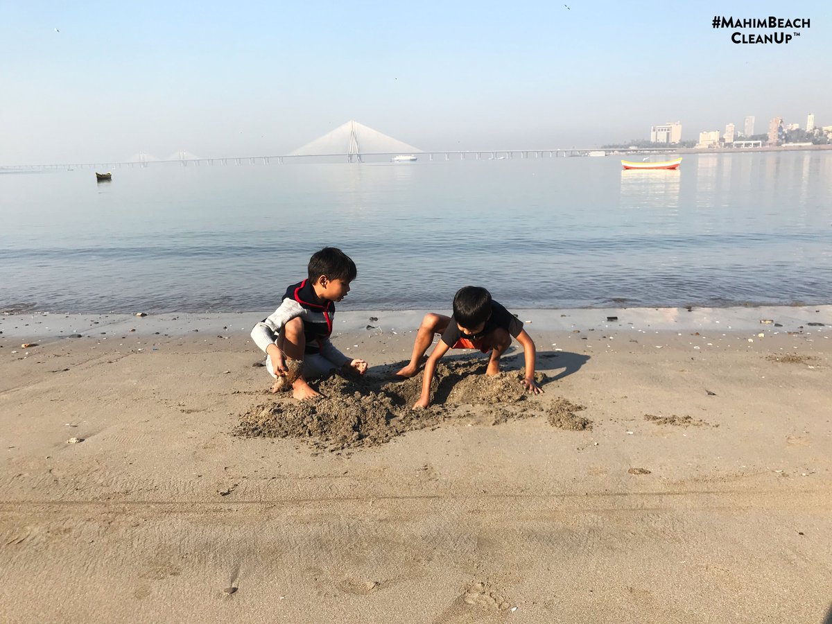 IndranilRabia's tweet photo. Week 68 : Our rivers and oceans are turning into trash cans. Let’s do our bit to protect our natural resources. 
Refuse | Reduce | Reuse | Recycle

#MahimBeachCleanUp #bookingcom #UNEnvironment #givetolive #fortheocean #beatplasticpollution #clean #beach https://t.co/qXzQb2MH96
