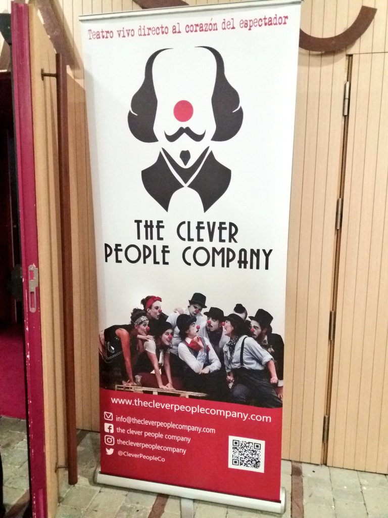 Ayer me pude escapar a un pequeño espacio-paraíso durante un rato ☺
<a href="/CleverPeopleCo/">The Clever People Company</a> con su fabulosa tragiclownmedia. Super recomendable ☺🙂