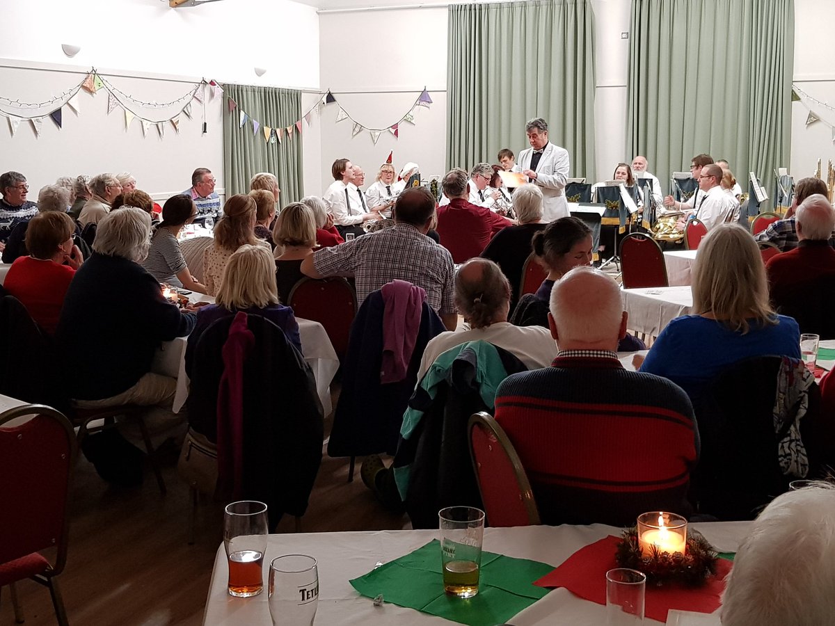 PillowellSilverBand tweet media