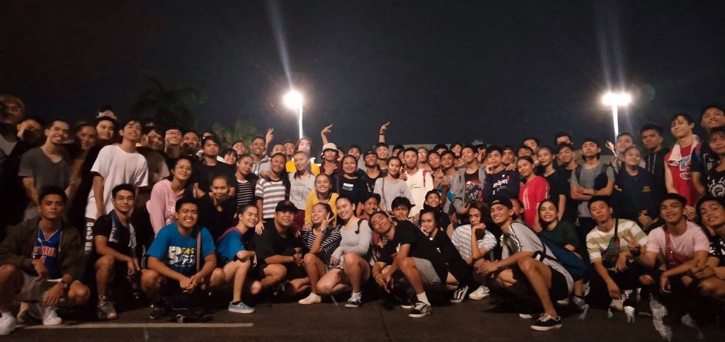 _joshuanavarro's tweet photo. a great way to celebrate Christmas season is to share knowledge and skills. it was a very succesful project, congrats to us fam!! in behalf of Histacity Mega Fam, thank you sainyong lahat! ❤️ #HistacityMegaFamily #giveclassonChristmasDay https://t.co/MZNac8SqdW