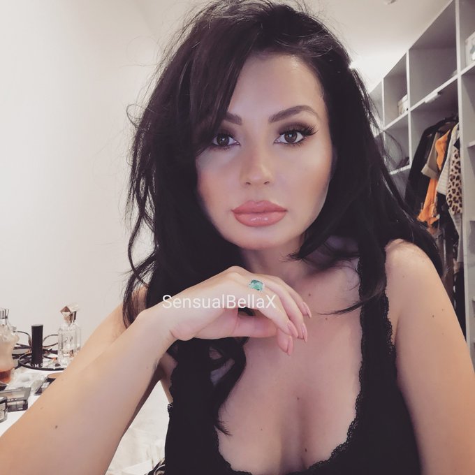 Happy holidays everyone 😍🤗❤️😘 https://t.co/sZ6KMgFxVA<a href="/tag/booty"class="tags"><span>#booty</span></a><a href="/tag/stockings"class="tags"><span>#stockings</span></a><a href="/tag/babe"class="tags"><span>#babe</span></a><a href="/tag/camgirl"class="tags"><span>#camgirl</span></a>